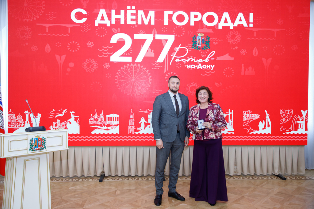 3749.JPG