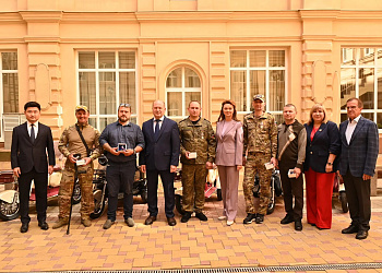 Ветеранам СВО передали трициклы 
