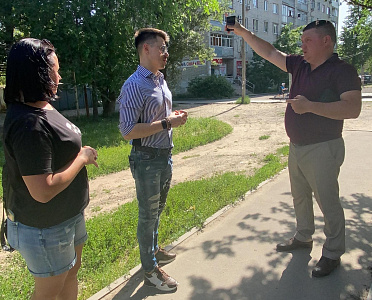 Депутат Сергей Смирнов побывал в проблемных местах своего округа