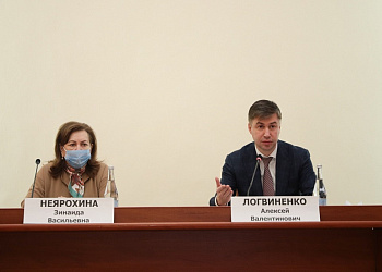Алексей Логвиненко поручил службам не только контролировать ход исполнения обращений граждан, но и информировать об этом заявителей