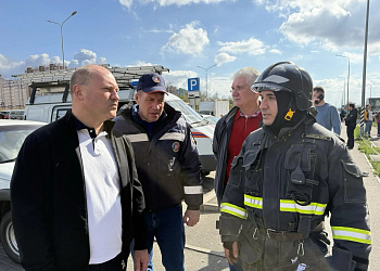 Александр Скрябин побывал на местах происшествий после воздушной атаки