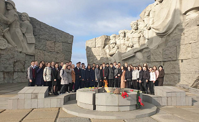 При поддержке депутатов городской Думы школьники Советского района посетили музейный комплекс «Самбекские высоты»
