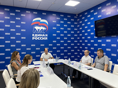 Депутат Виктор Чигвинцев провёл приём граждан