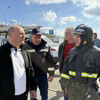 Александр Скрябин побывал на местах происшествий после воздушной атаки